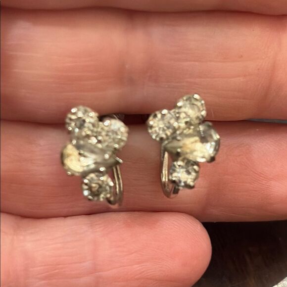Elegant Vintage Crystal Screw back Earrings - Picture 1 of 4